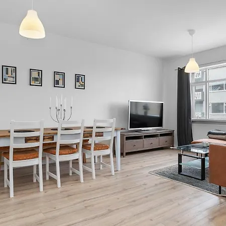 Apartament V53 Lovely 2 Bedroom In